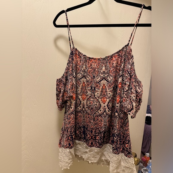 Cold shoulder top size xl - Picture 7 of 11
